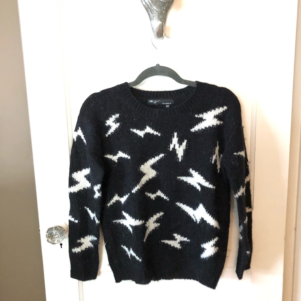⚡️291 Venice Lightning bolt sweater⚡️